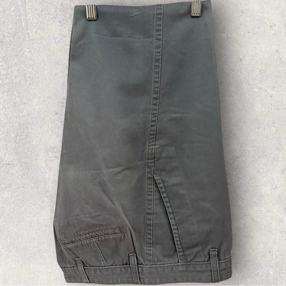 040 Dockers | Faded Green Gray Alpha Khaki Pants (EUC, Size 32x30) - Picture 4 of 15